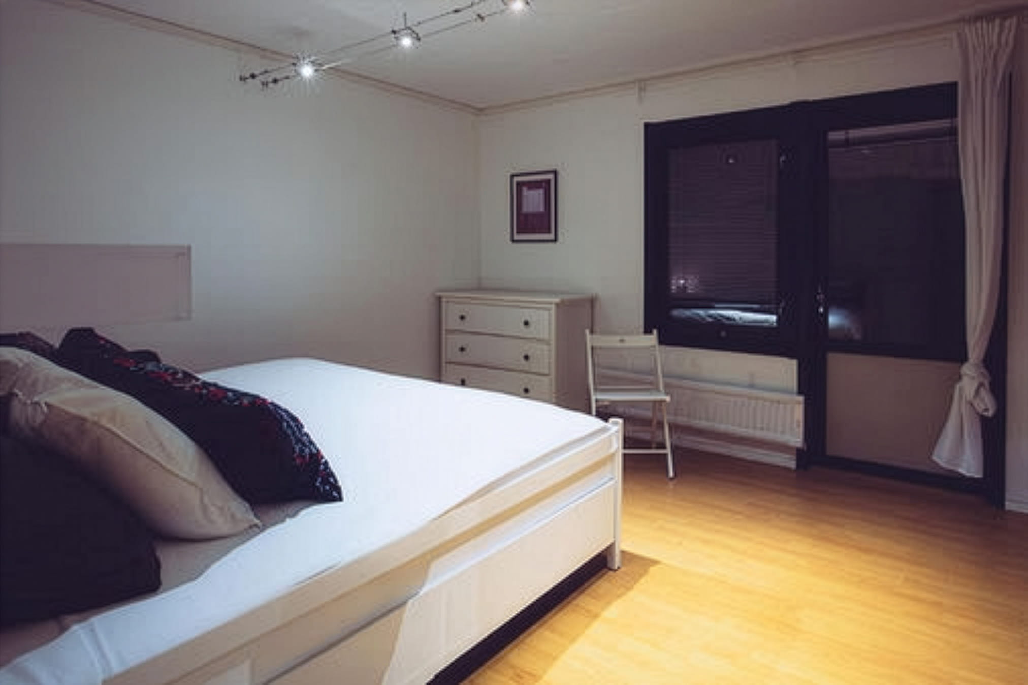 Double bedroom with queen bed