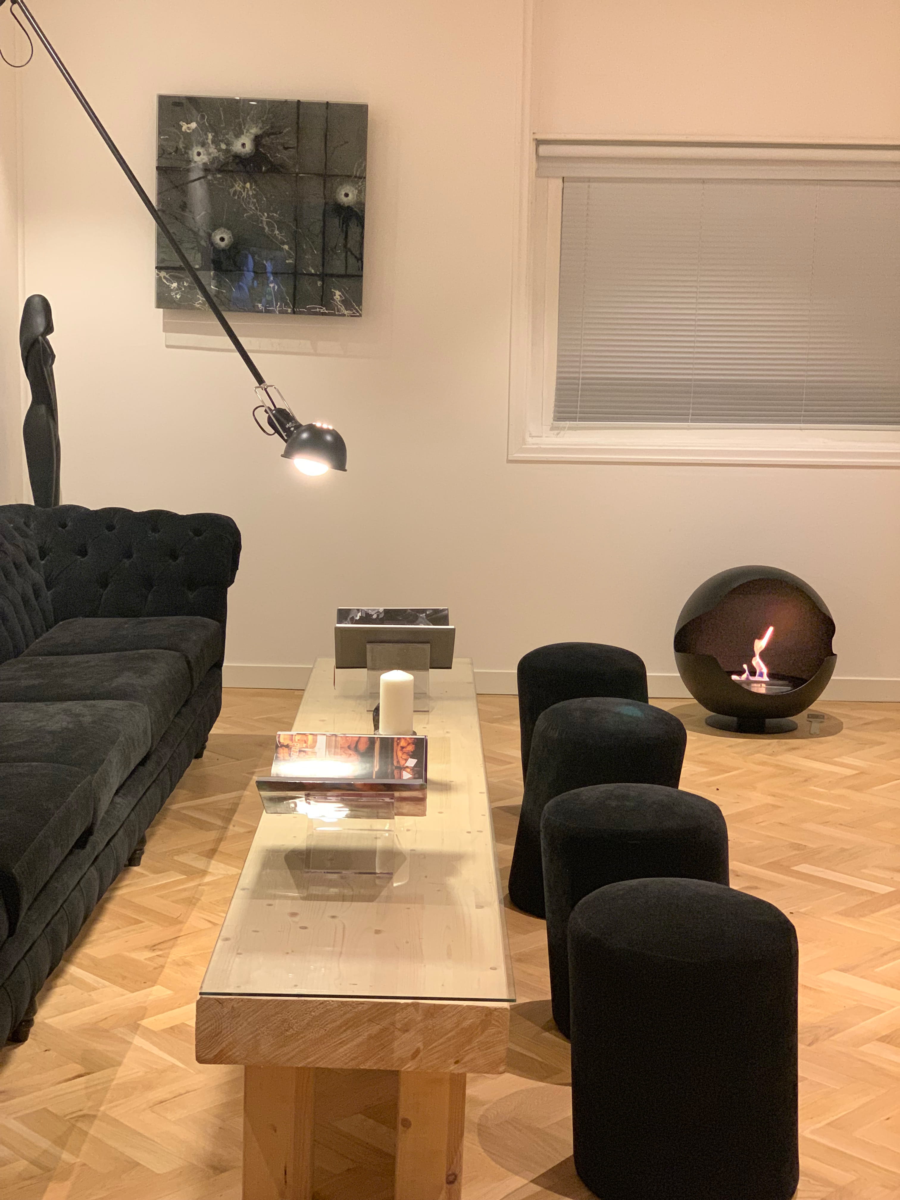 SBC Lodge lounge with chesterfield and bioethanol fireplace