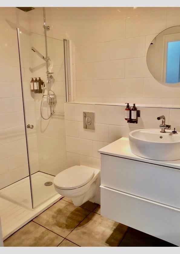 Double room en-suite bathroom